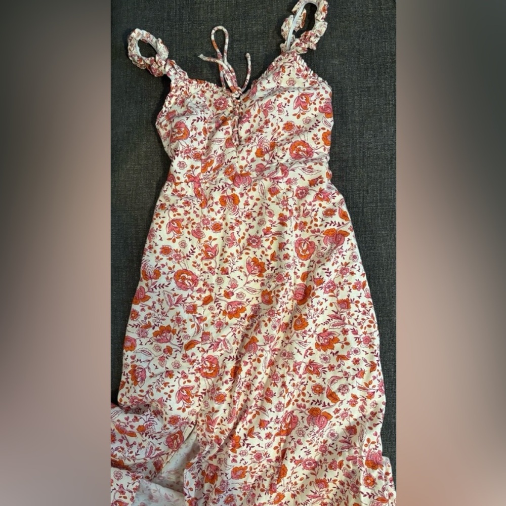 🌸Floral pink maxi/midi dress with side slit. 40in length